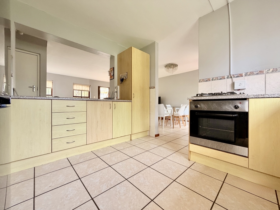 3 Bedroom Property for Sale in Sandbaai Western Cape